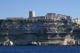 La Haute-Ville et l'Escalier du roi d'Aragon, vus de la mer - © Kalysteo.com