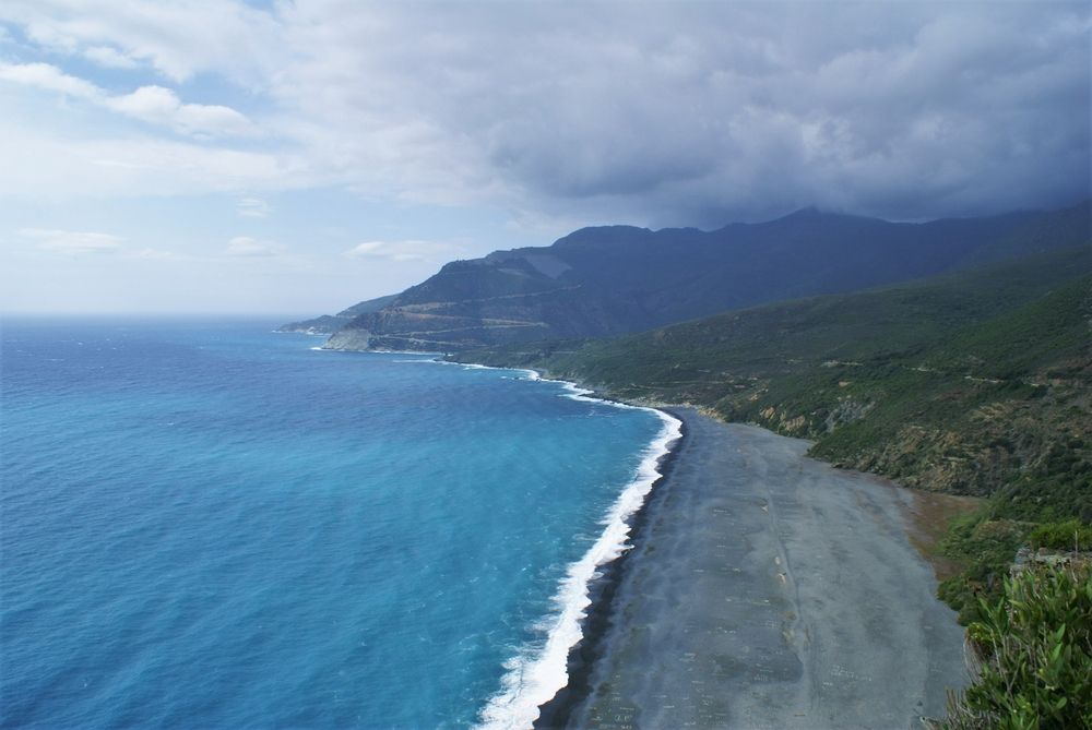 La plage de Nonza, vue de la tour