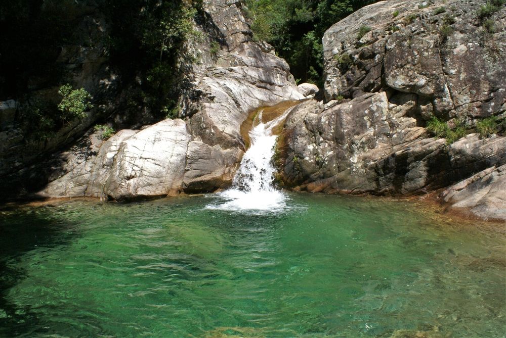 Troisième piscine naturelle et sa cascade