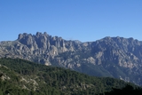 Les aiguilles de Bavella, vu du sentier du Trou de la Bombe Les aiguilles de Bavella, vu du sentier du Trou de la Bombe