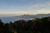 Lever de soleil sur les Calanche de Piana, vu du sentier des Muletiers Lever de soleil sur les Calanche de Piana, vu du sentier des Muletiers